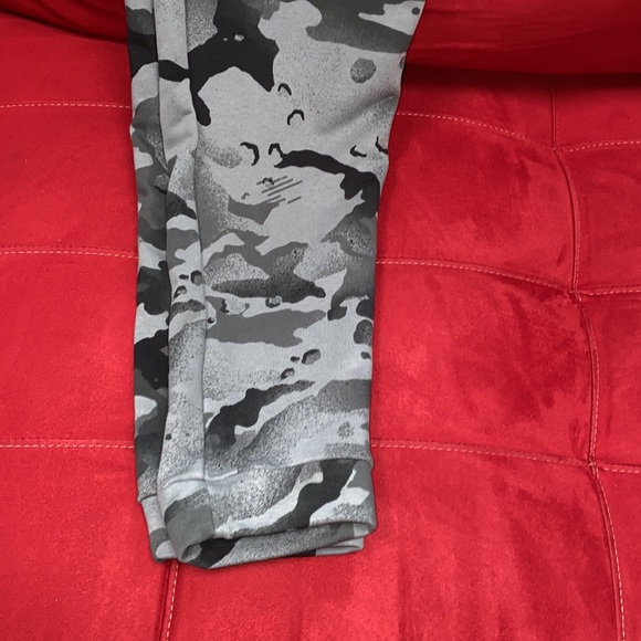 Mens NIKE CAMO TAPERED JOGGERS - Picture 7 of 7